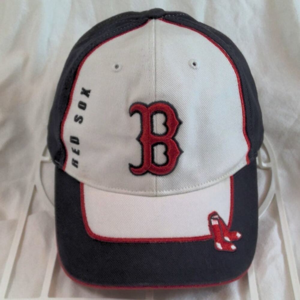 Fan Favorite Boston Red Sox Adjustable Cap/Hat Navy Blue/White Colorblock MLB